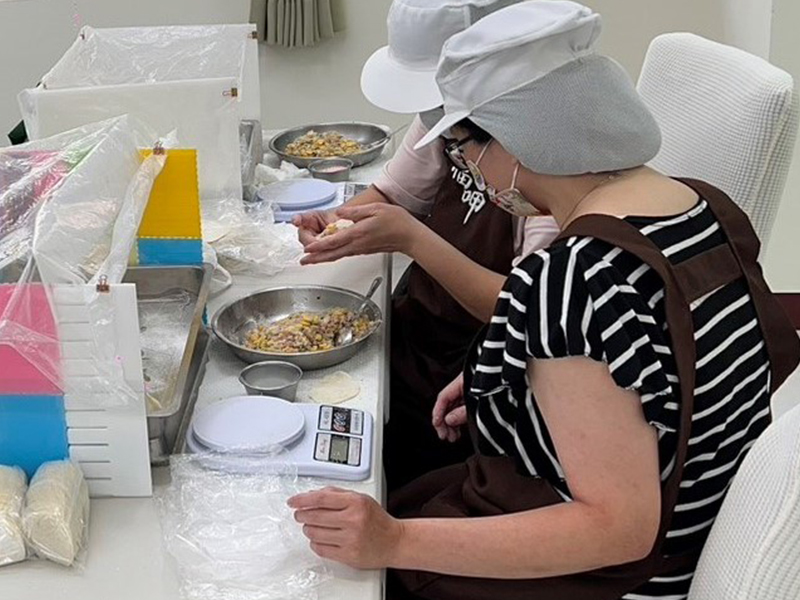 A New Beginning: From Full-Time Mother to Full-Time Employment(Subject Image)