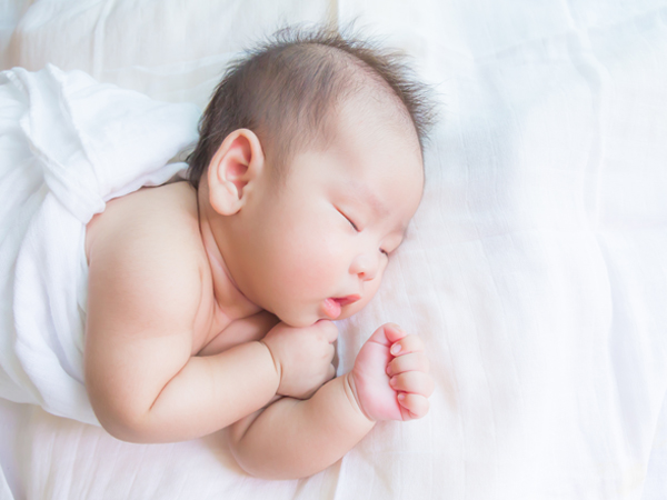 幫助寶寶一覺到天亮(標題圖檔)